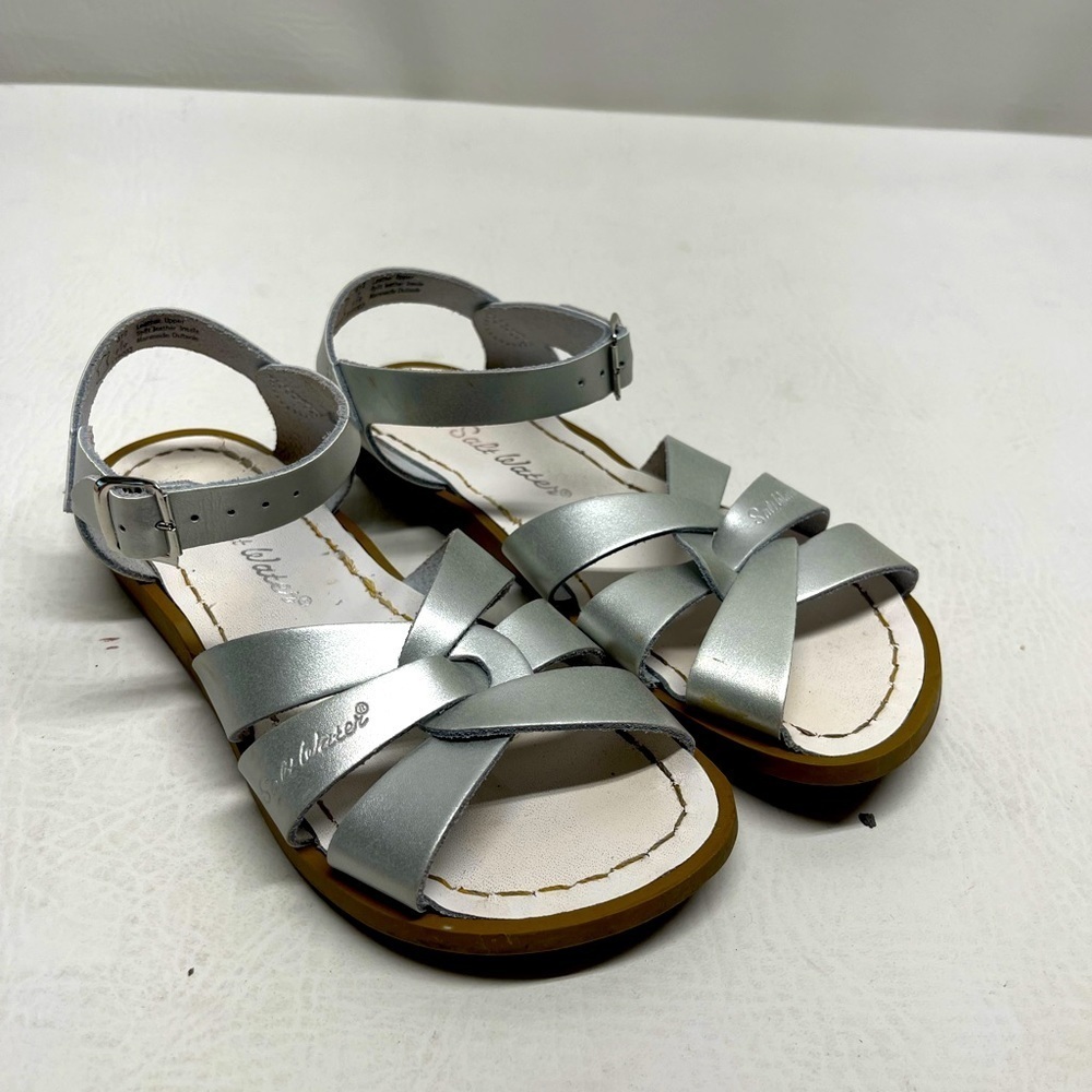 Salt water girls sandals size 2 metallic silver